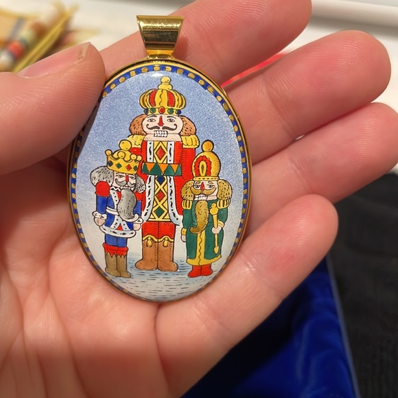 Halcyon Days Enamels nutcracker pendant - Picture 2 of 5